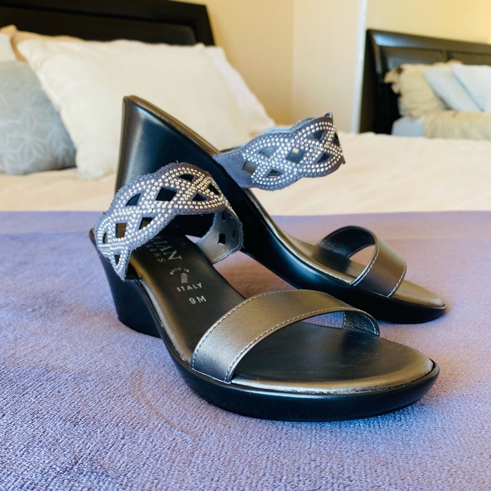 Italian Shoemakers wedge sandal🤍